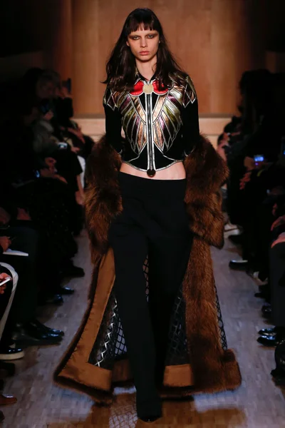 Look 43